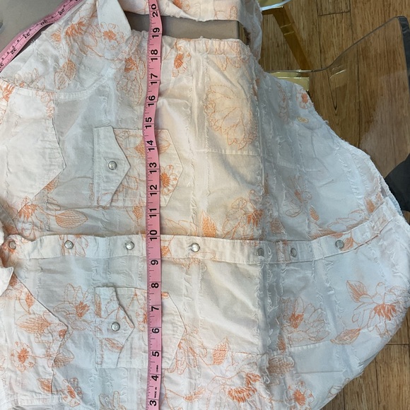 Ariat White Shirt with Orange Floral Design Size Medium Snaps - Picture 4 of 5